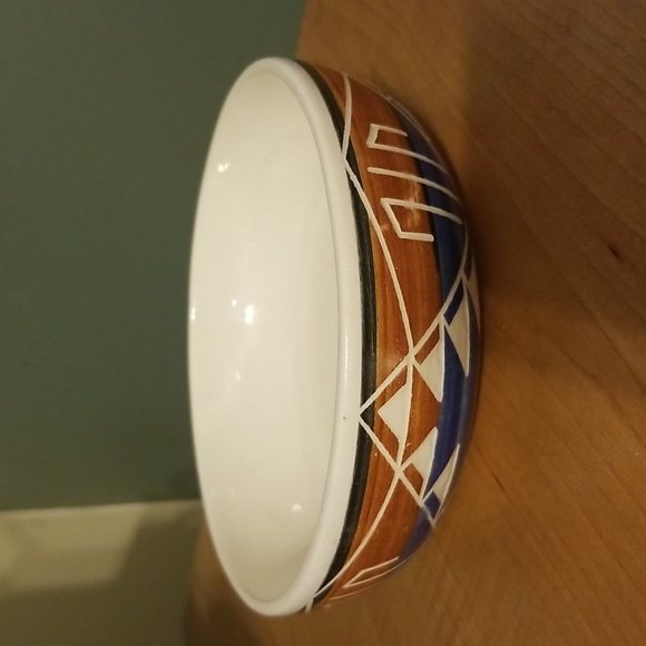 Sioux Pottery Other - Sioux pottery bowl signed Artist Marie Blacktail Deer 1977